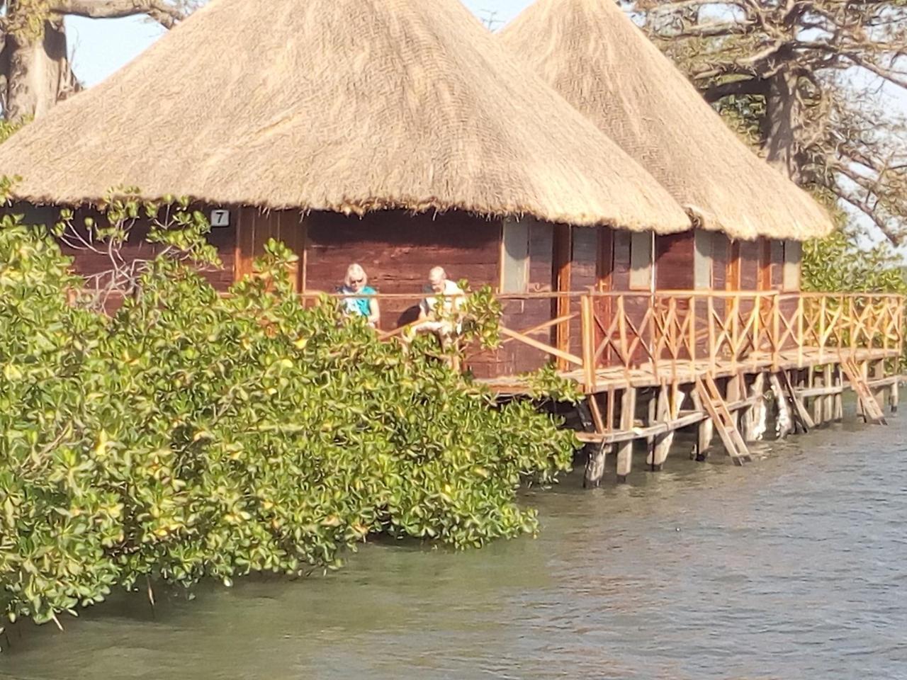 Bintang Bolong Lodge Exterior photo